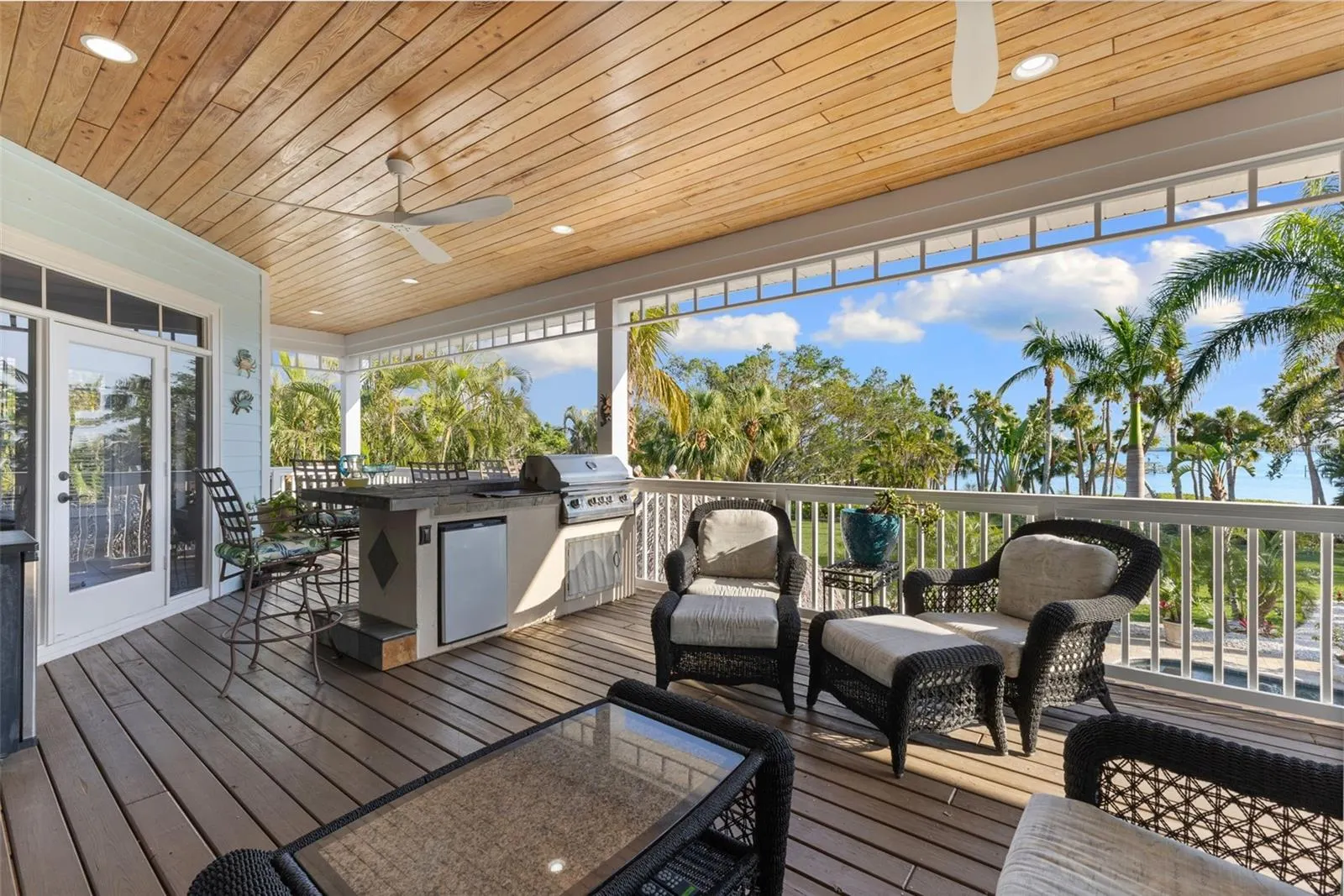 450 BAYSHORE DR