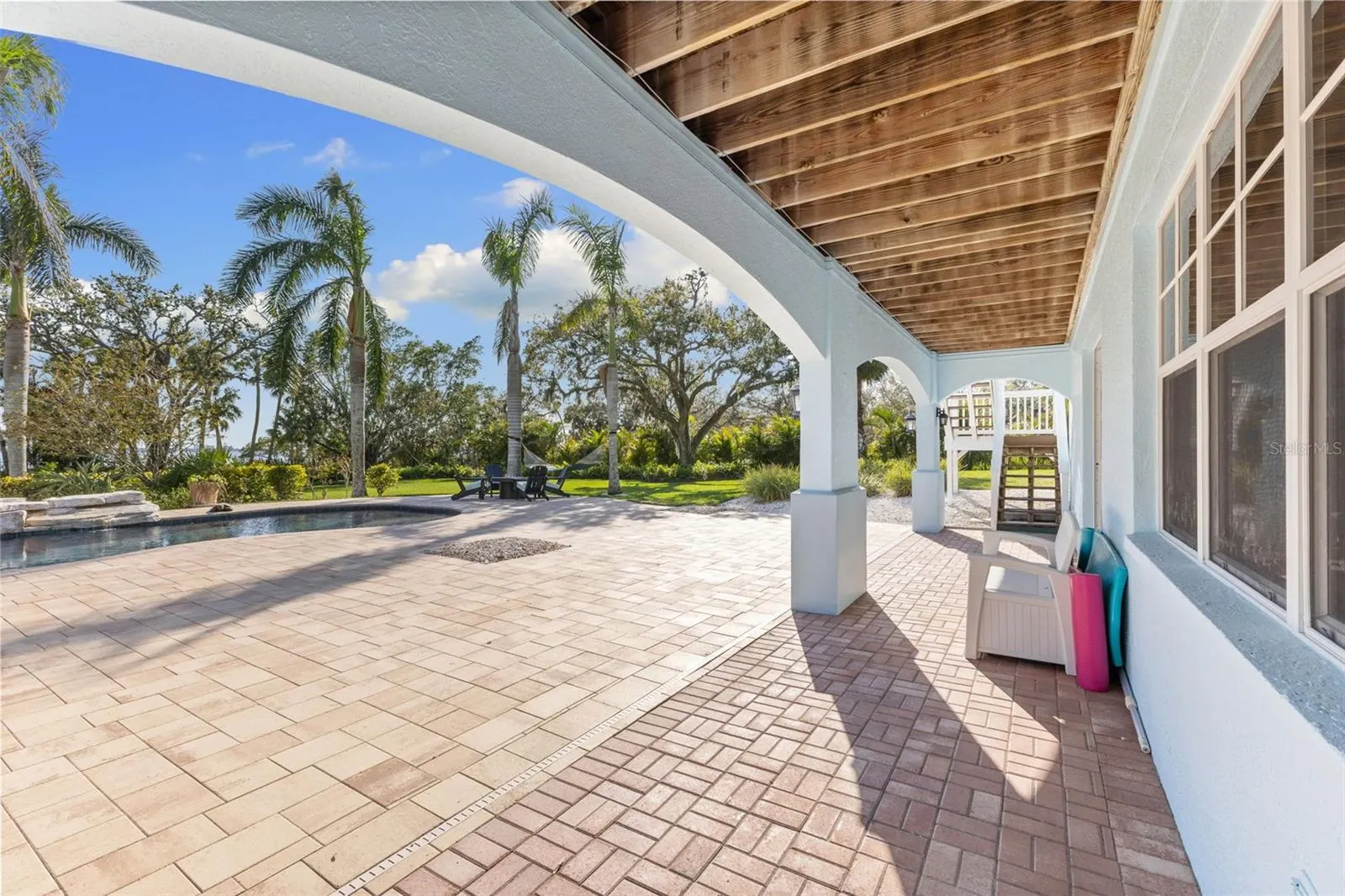 450 BAYSHORE DR