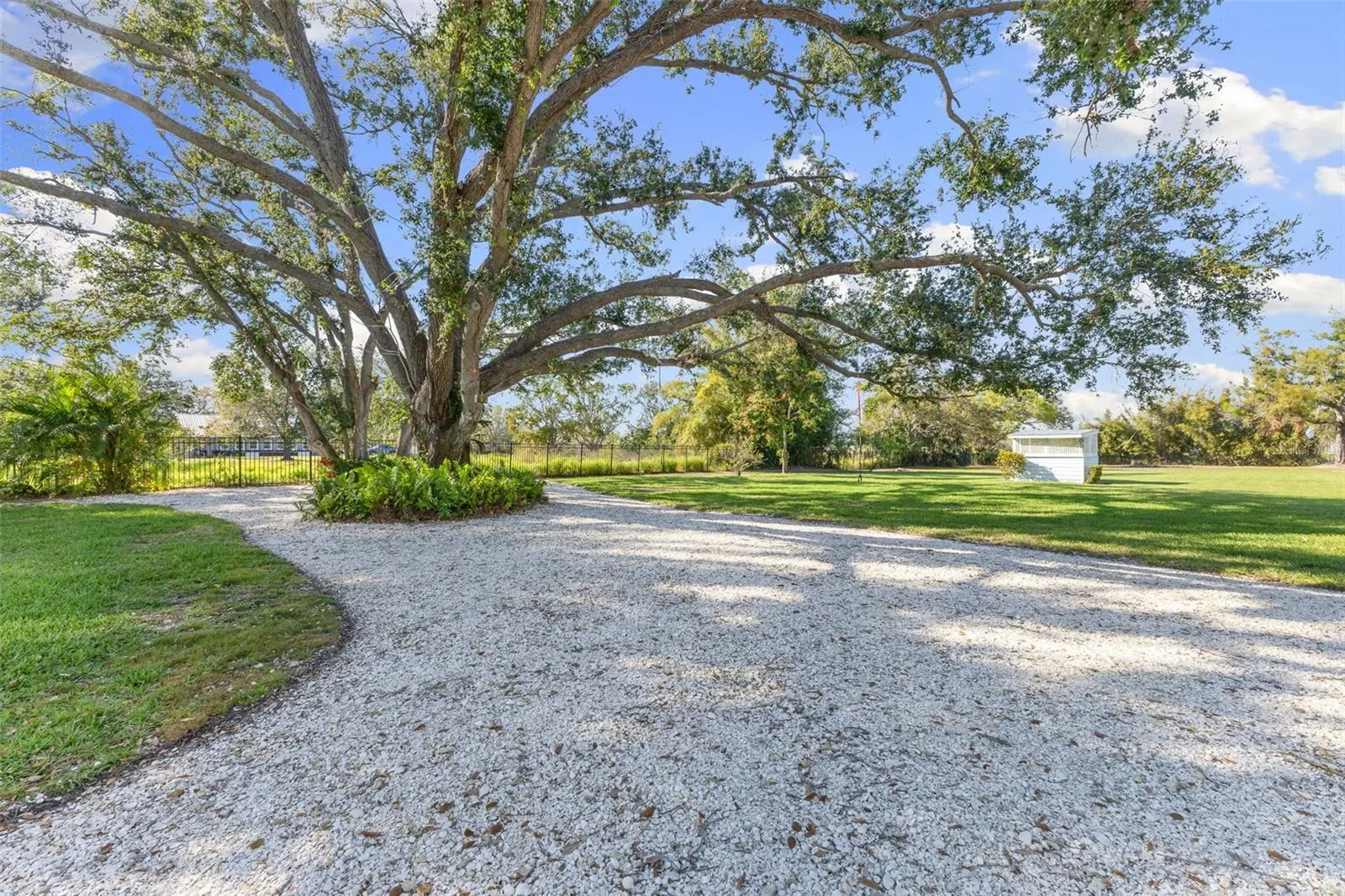 450 BAYSHORE DR