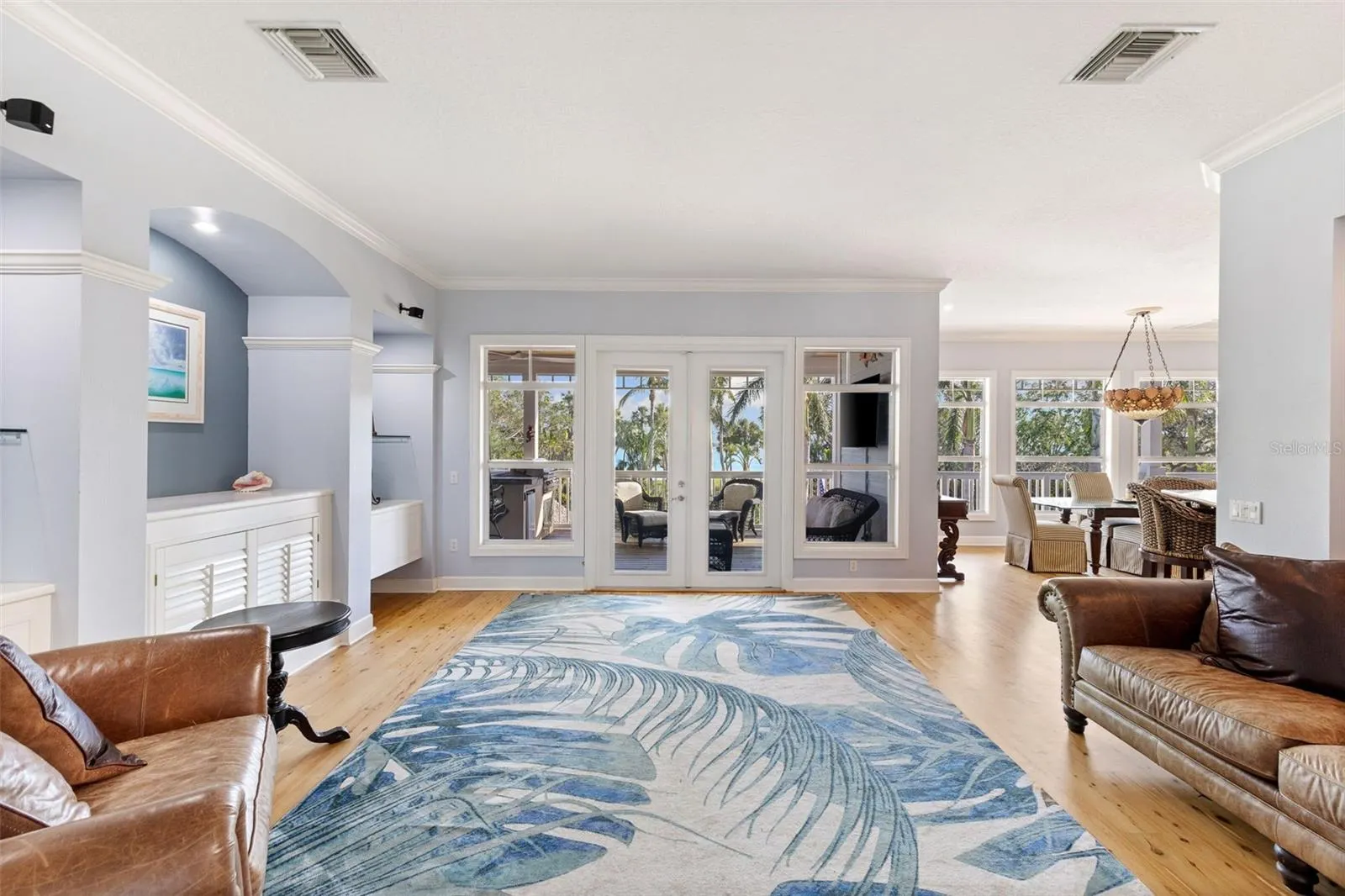 450 BAYSHORE DR