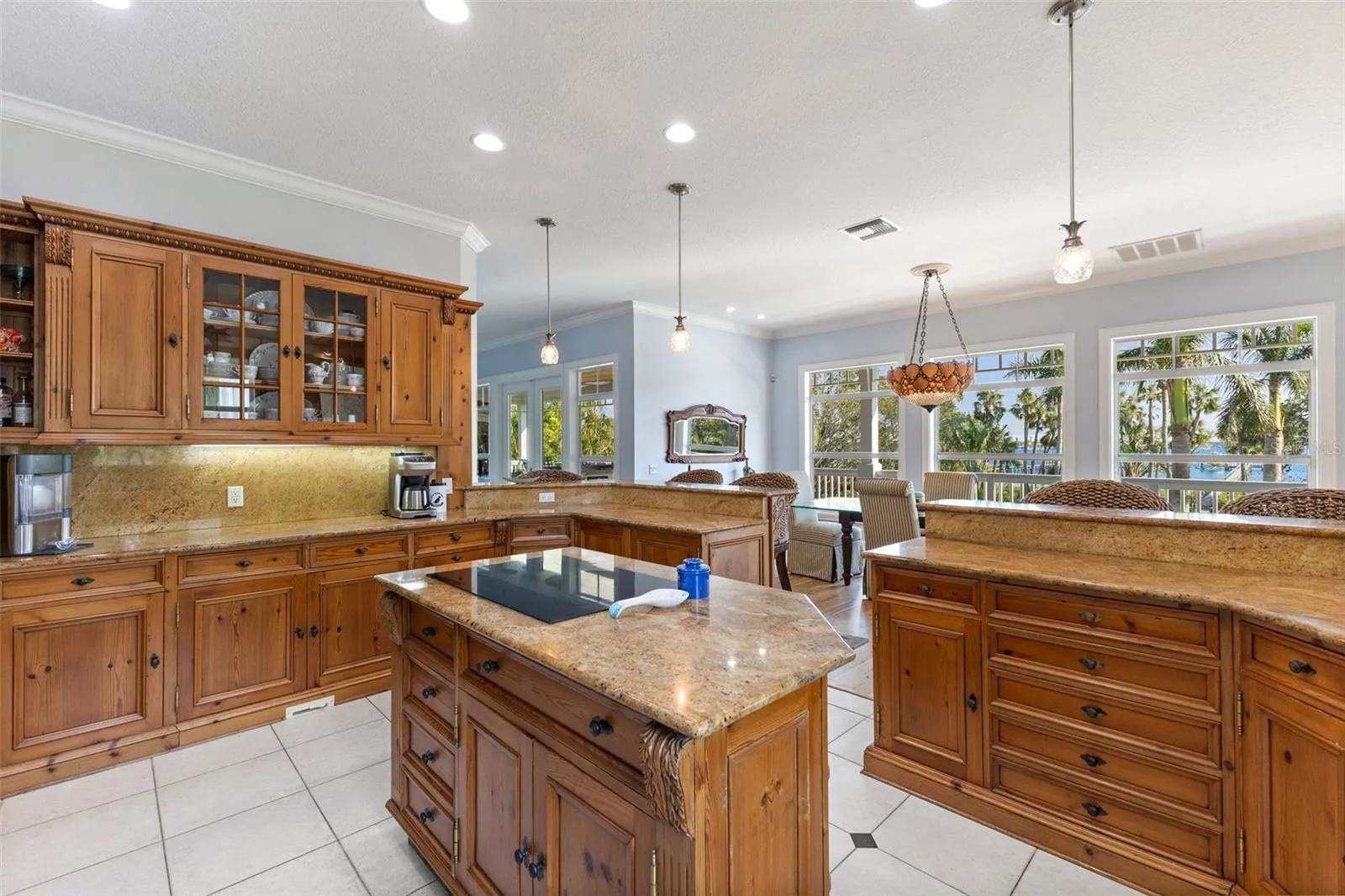 450 BAYSHORE DR
