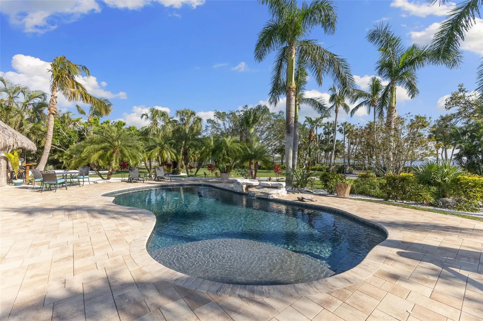 450 BAYSHORE DR