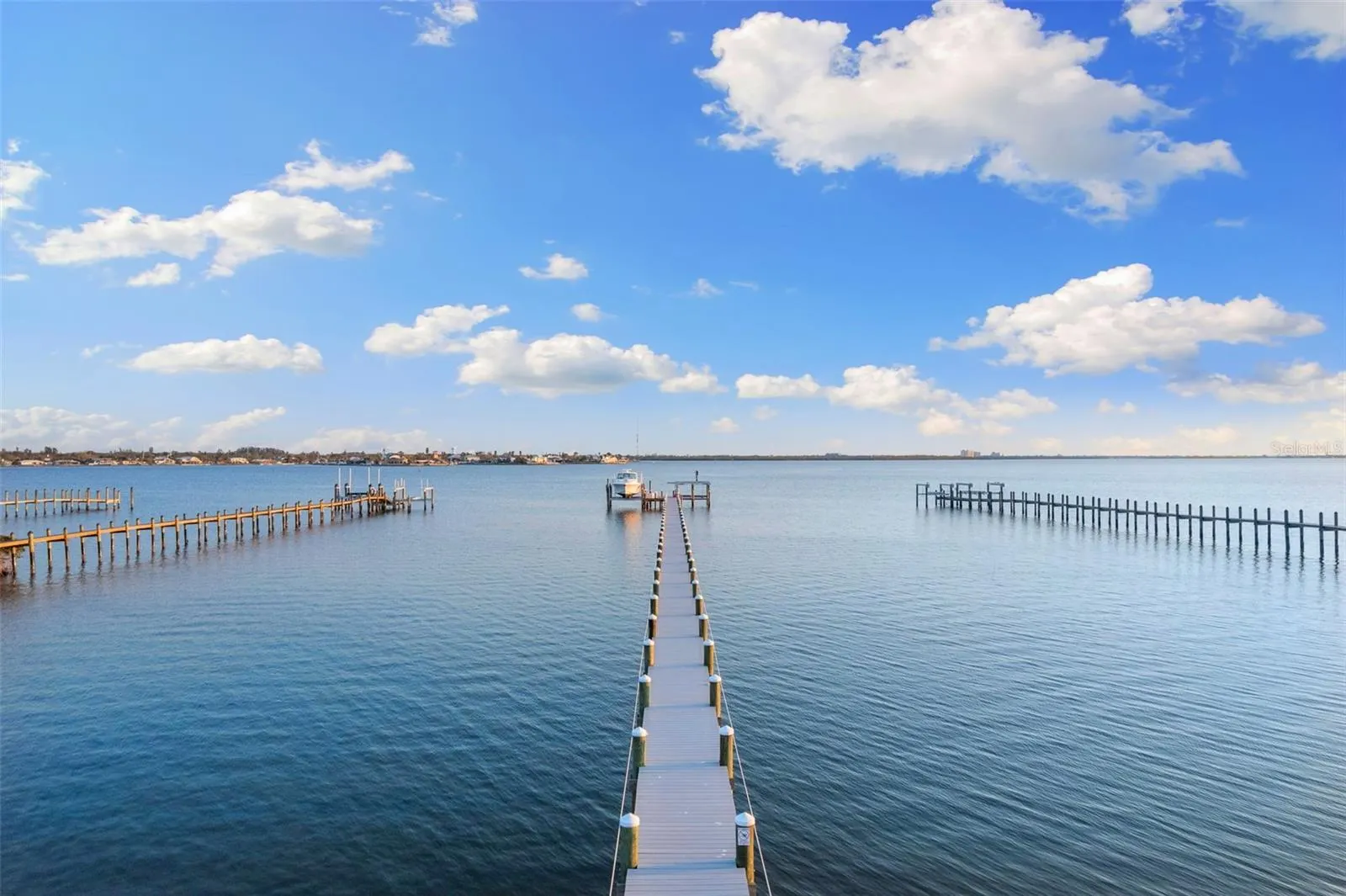 450 BAYSHORE DR