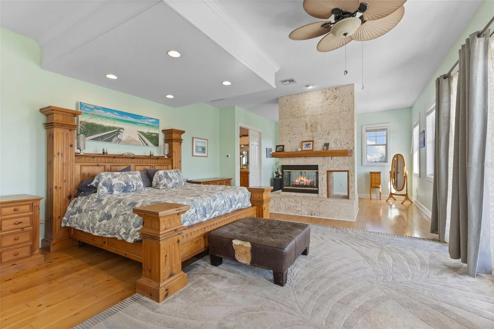 450 BAYSHORE DR