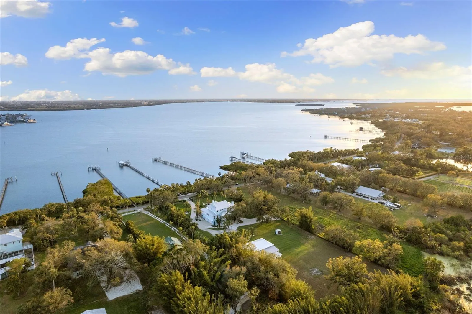 450 BAYSHORE DR