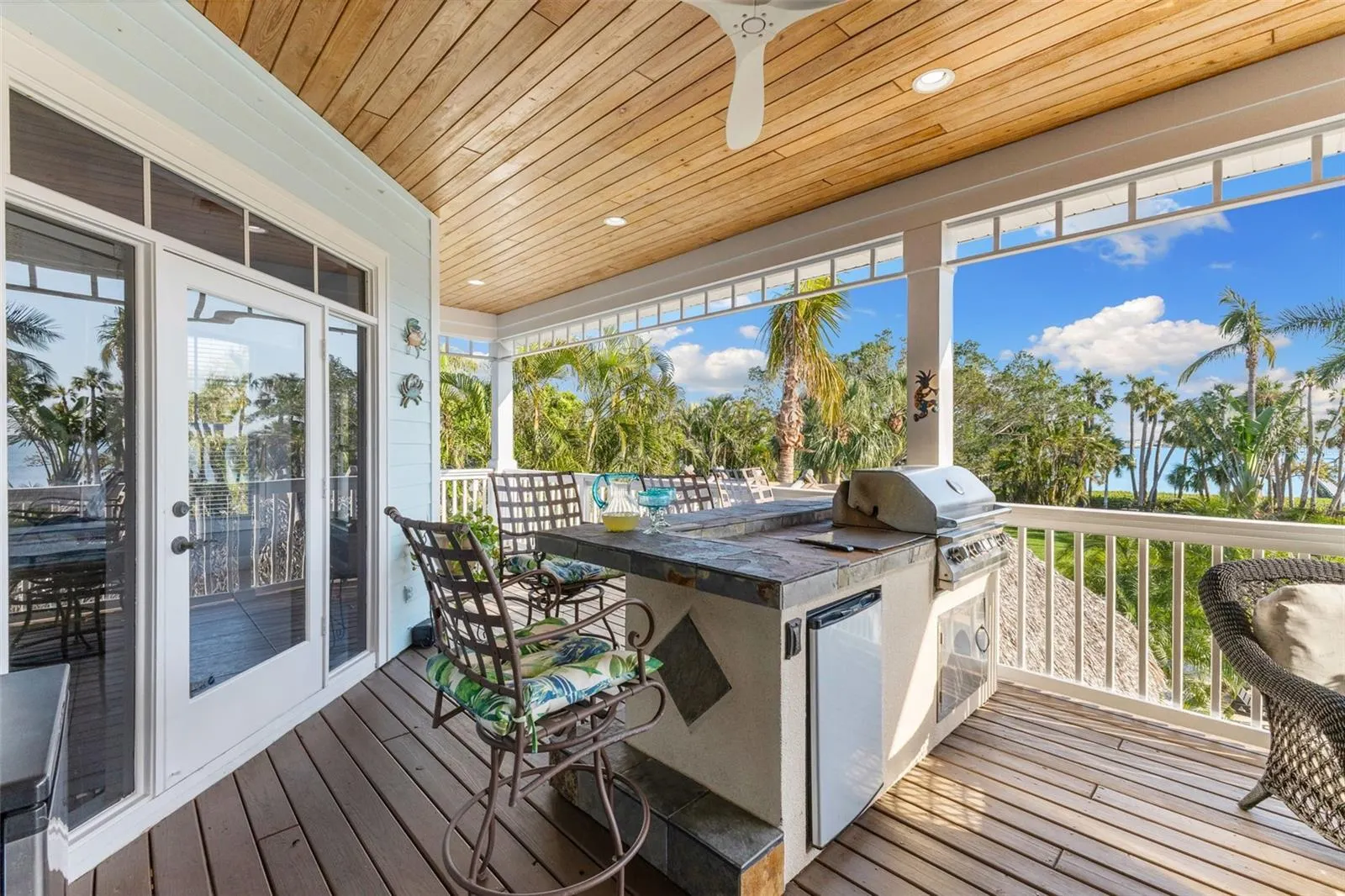 450 BAYSHORE DR