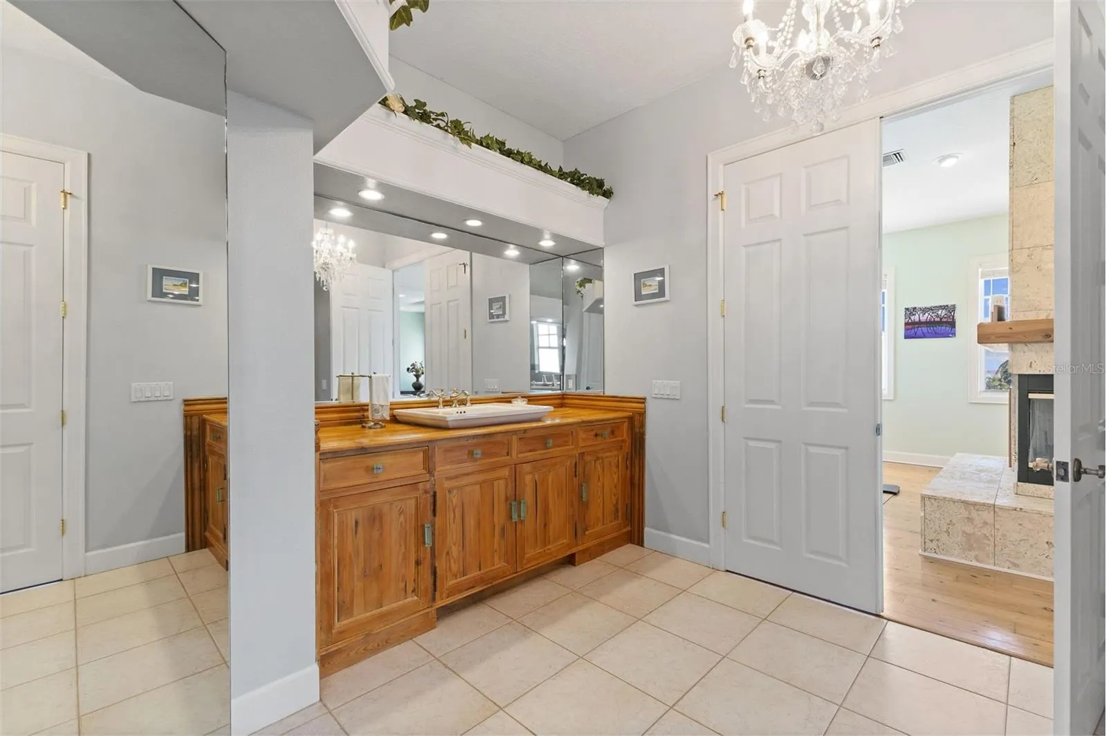 450 BAYSHORE DR