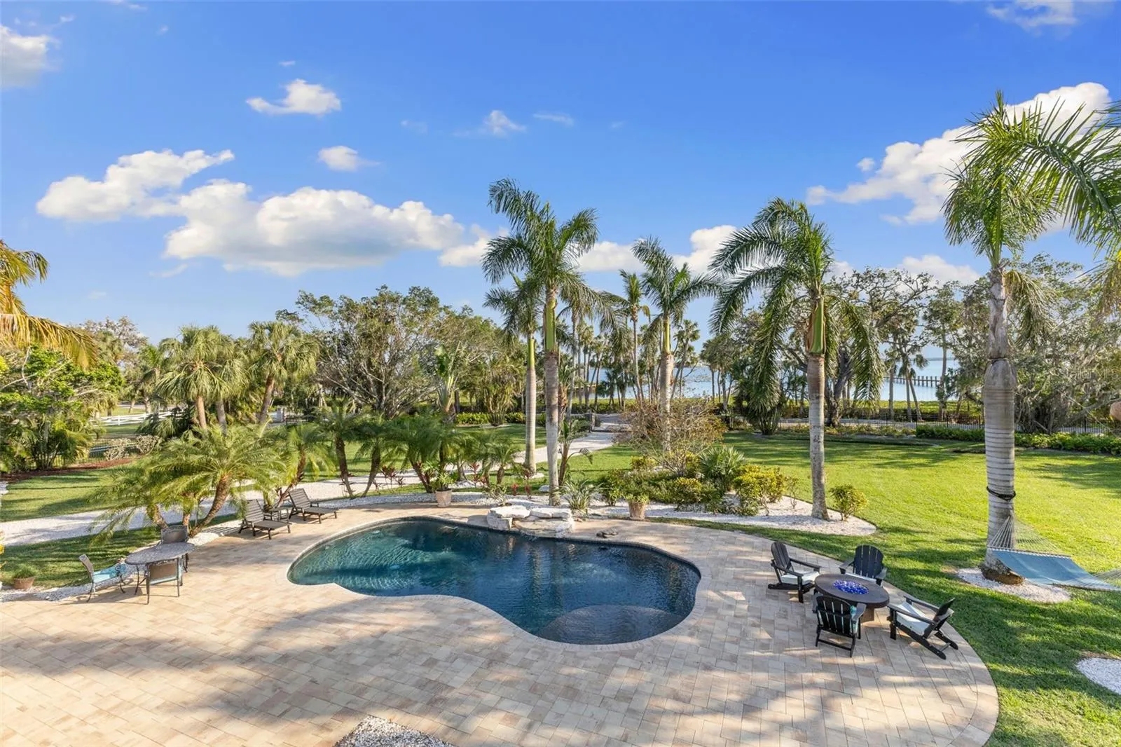 450 BAYSHORE DR