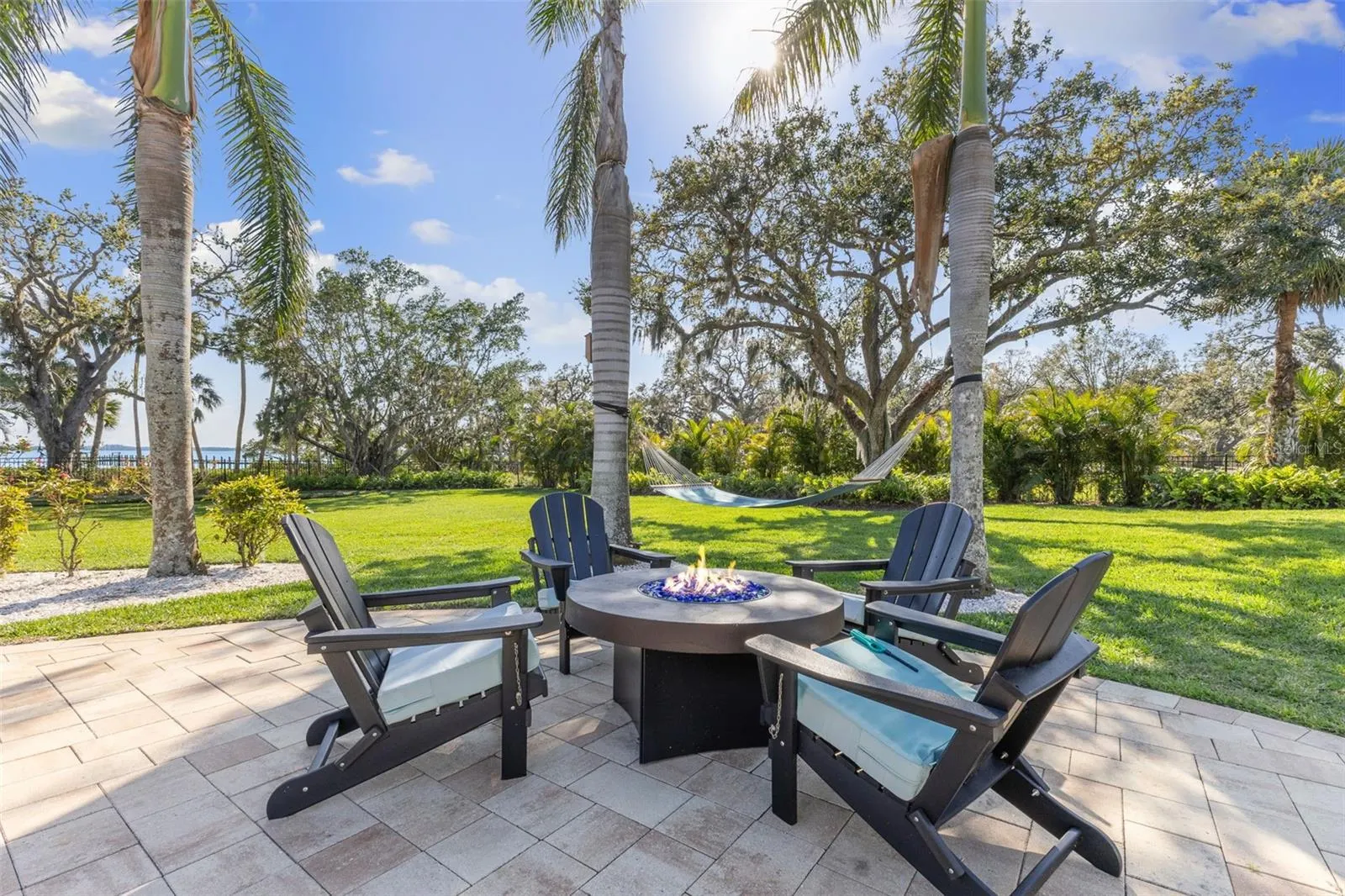 450 BAYSHORE DR