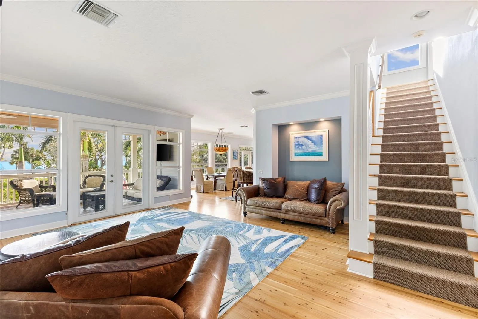 450 BAYSHORE DR