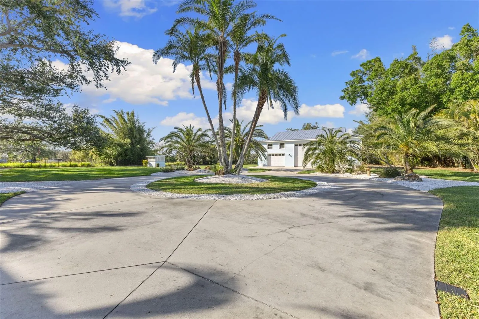 450 BAYSHORE DR