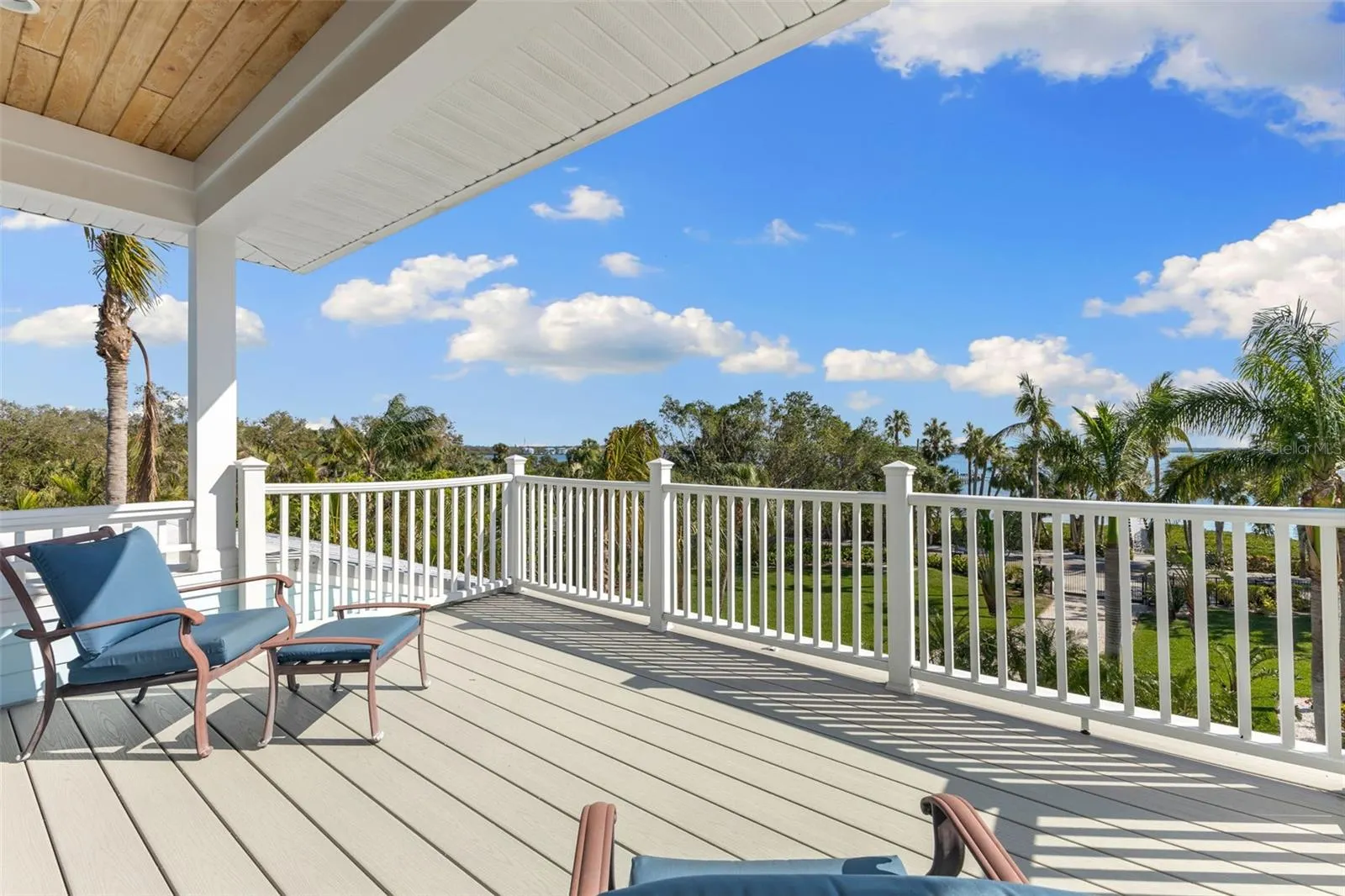 450 BAYSHORE DR
