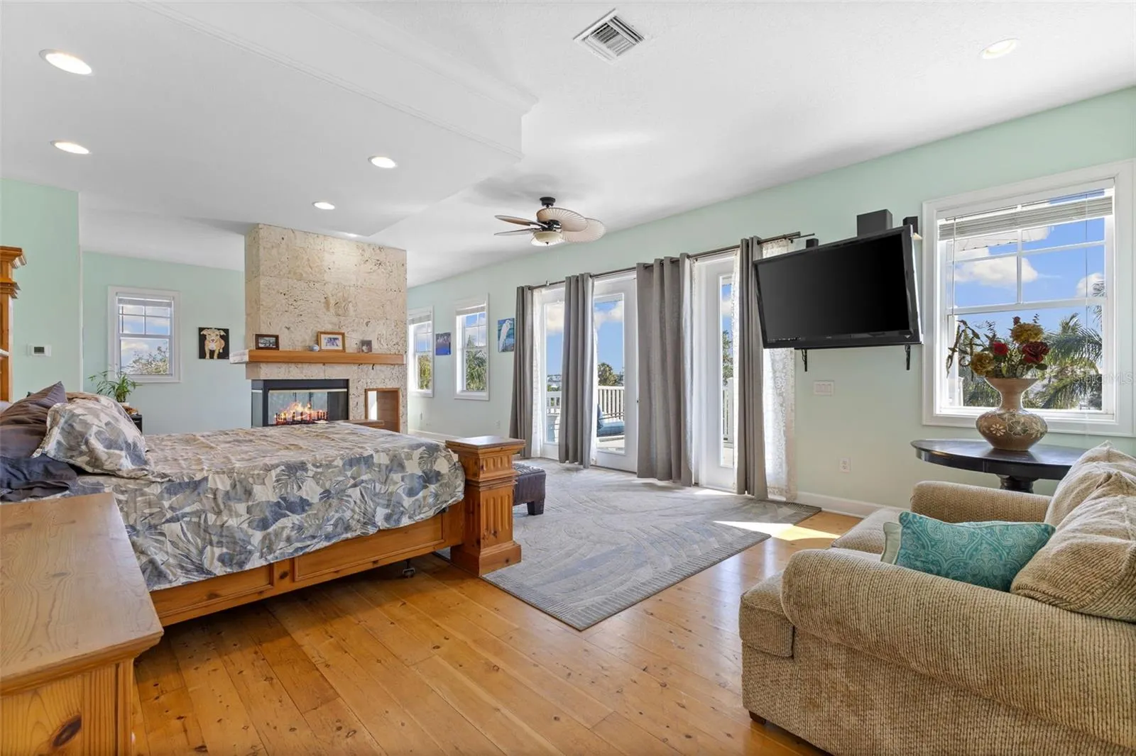 450 BAYSHORE DR
