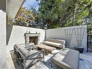 1100 N OSCEOLA AVE