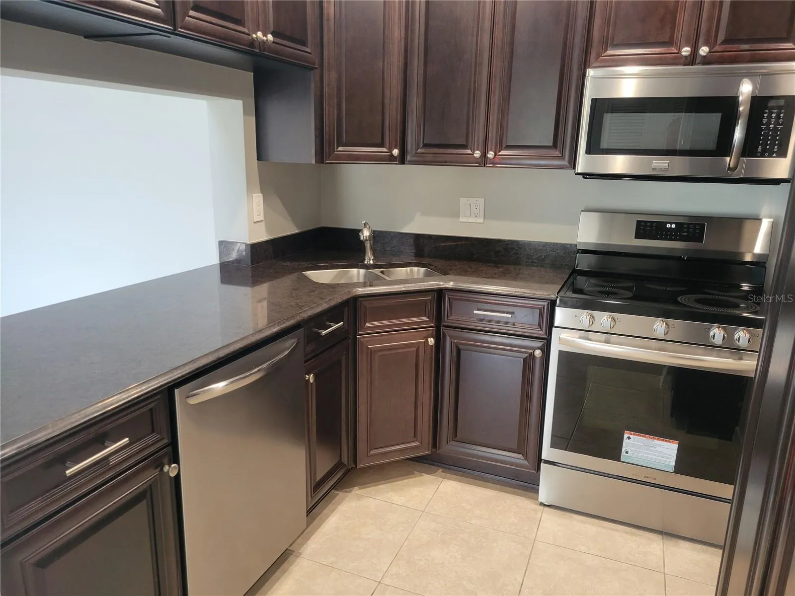 1308 PINE RIDGE CIR E #H3, #H3