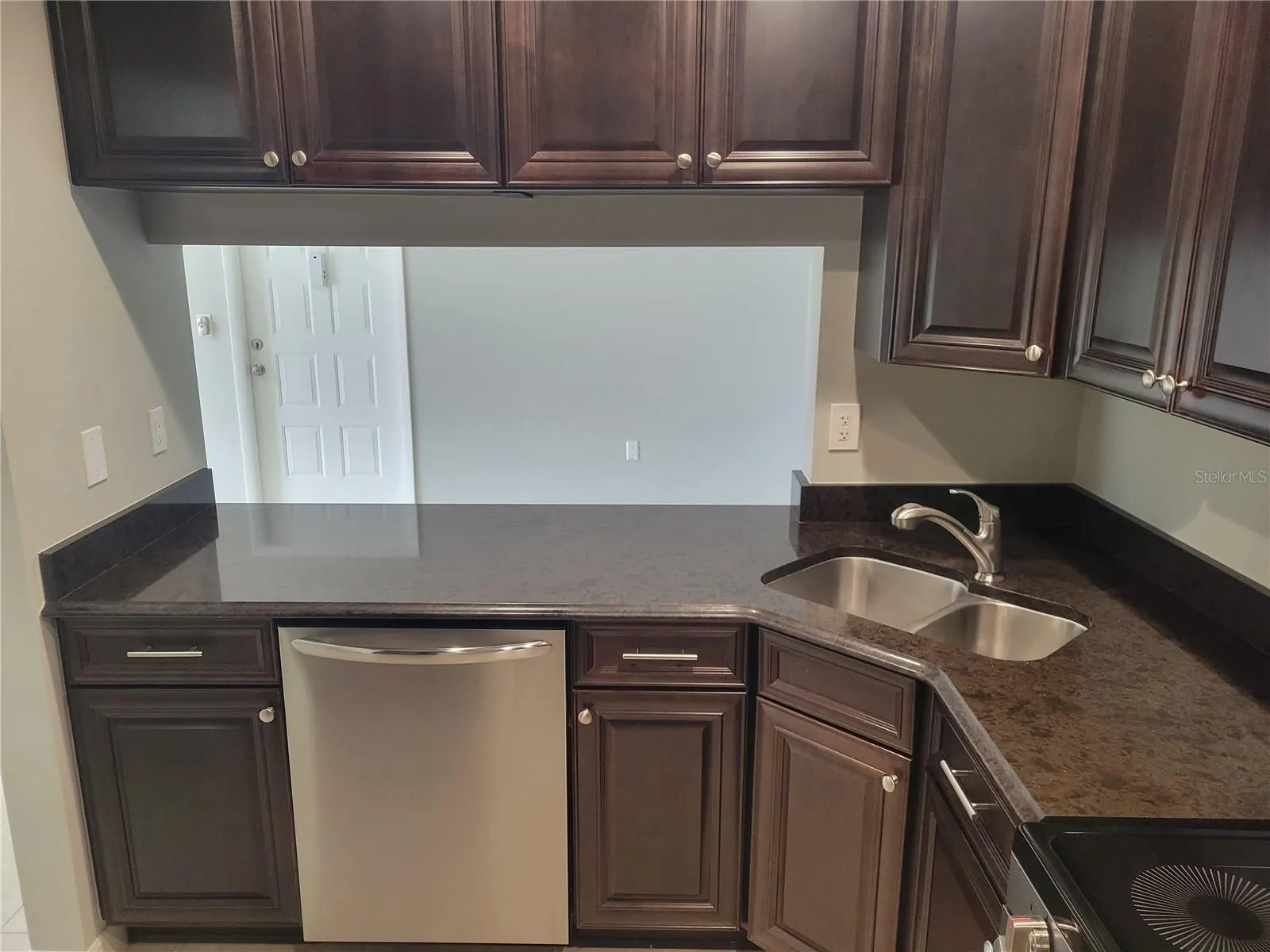 1308 PINE RIDGE CIR E #H3, #H3