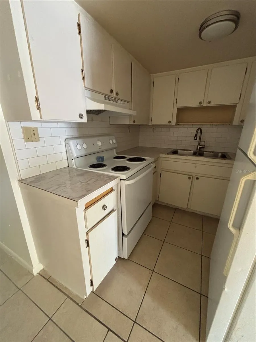 1008 PINELLAS ST #9, #9