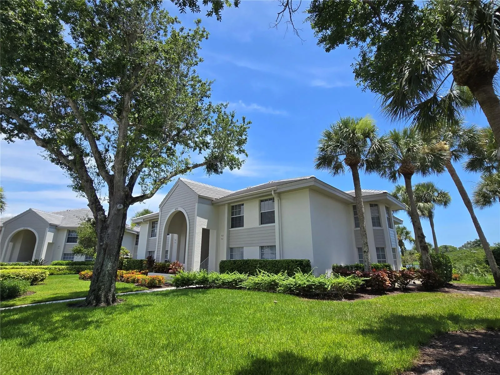 4220 LAKE FOREST DR #921, #921
