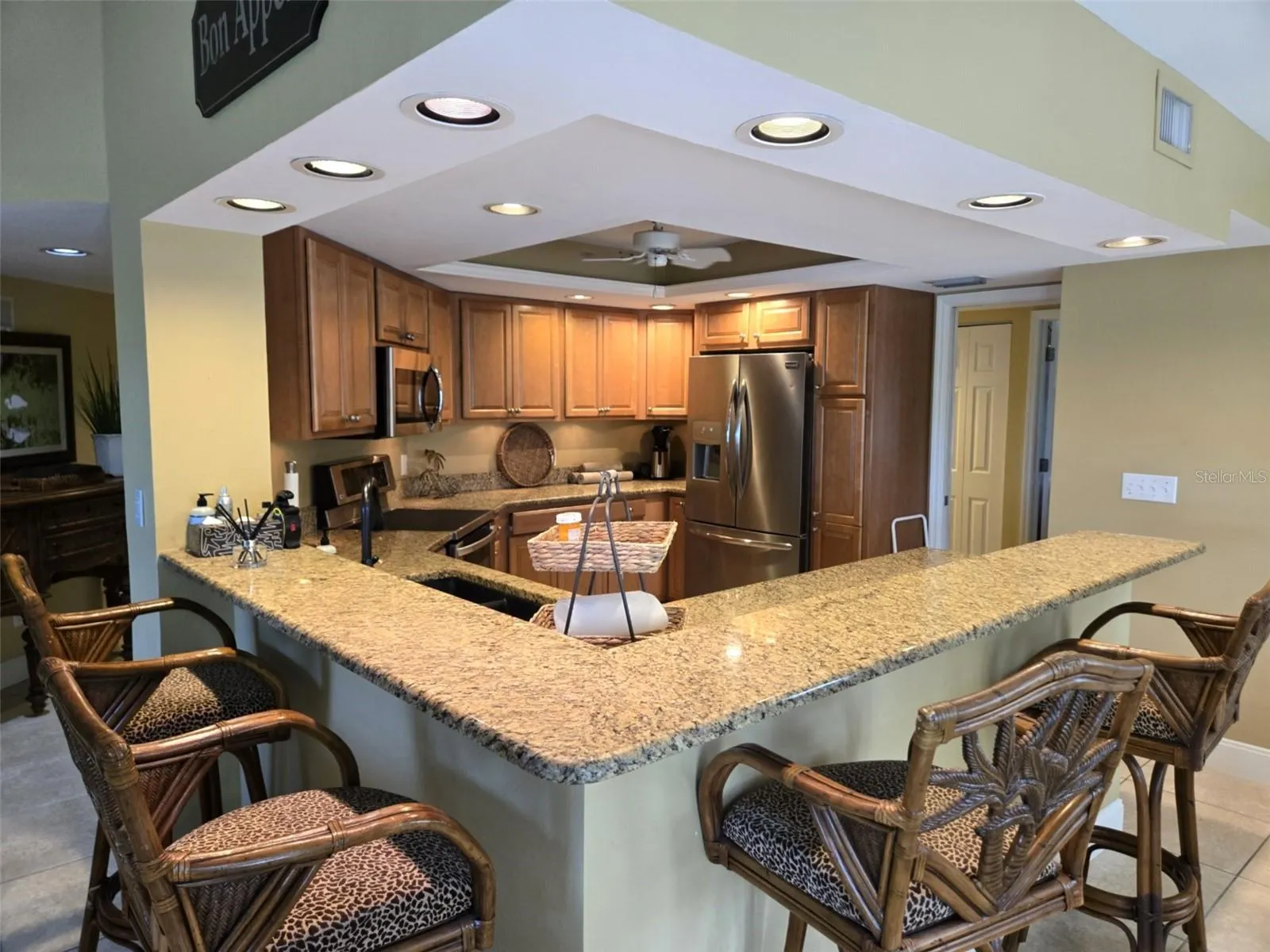 4220 LAKE FOREST DR #921, #921