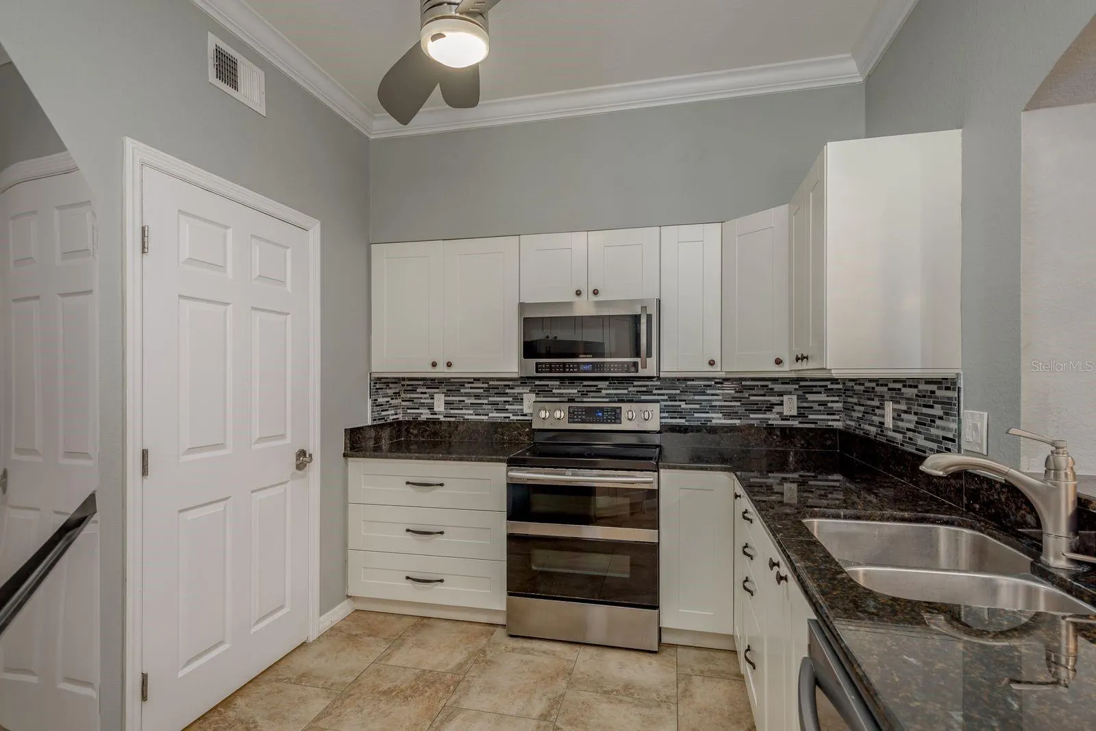 200 4TH AVE S #231, #231