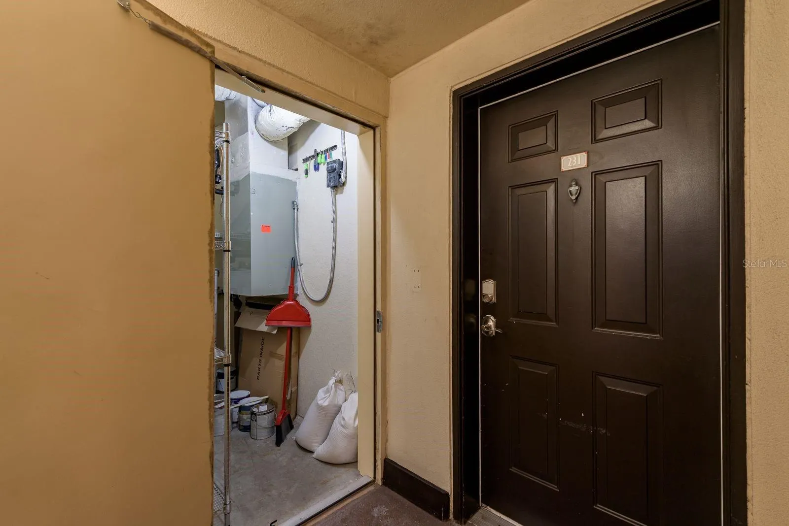 200 4TH AVE S #231, #231