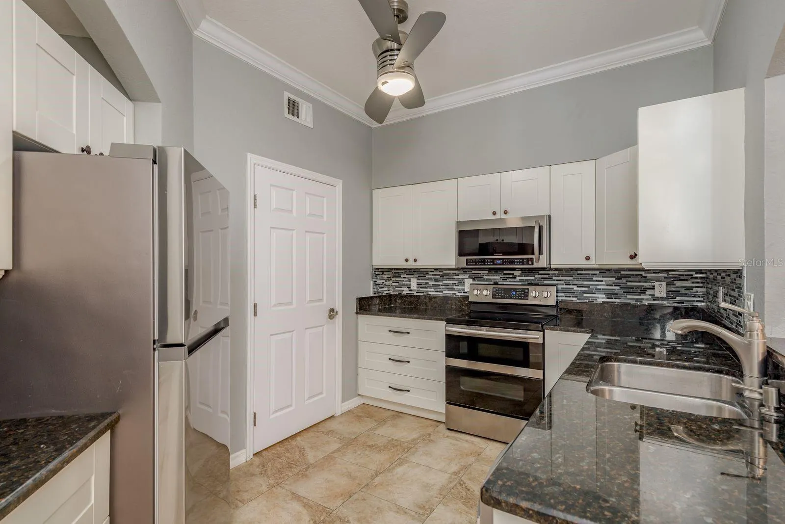200 4TH AVE S #231, #231