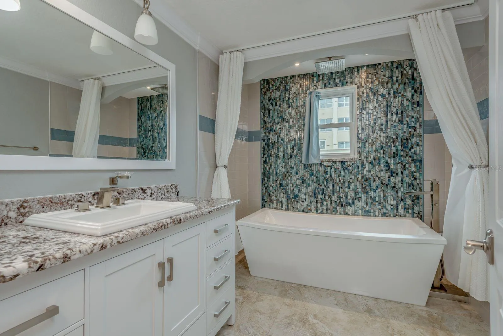 200 4TH AVE S #231, #231