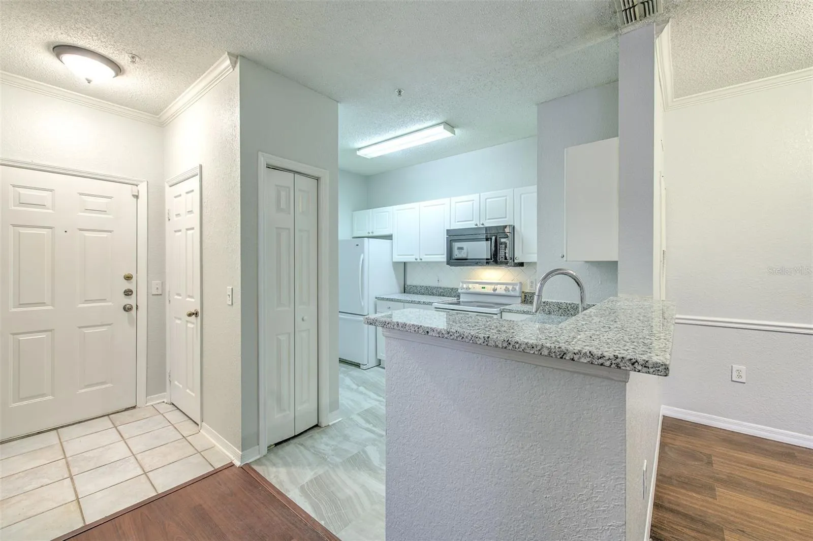 18001 RICHMOND PLACE DR #123, #123