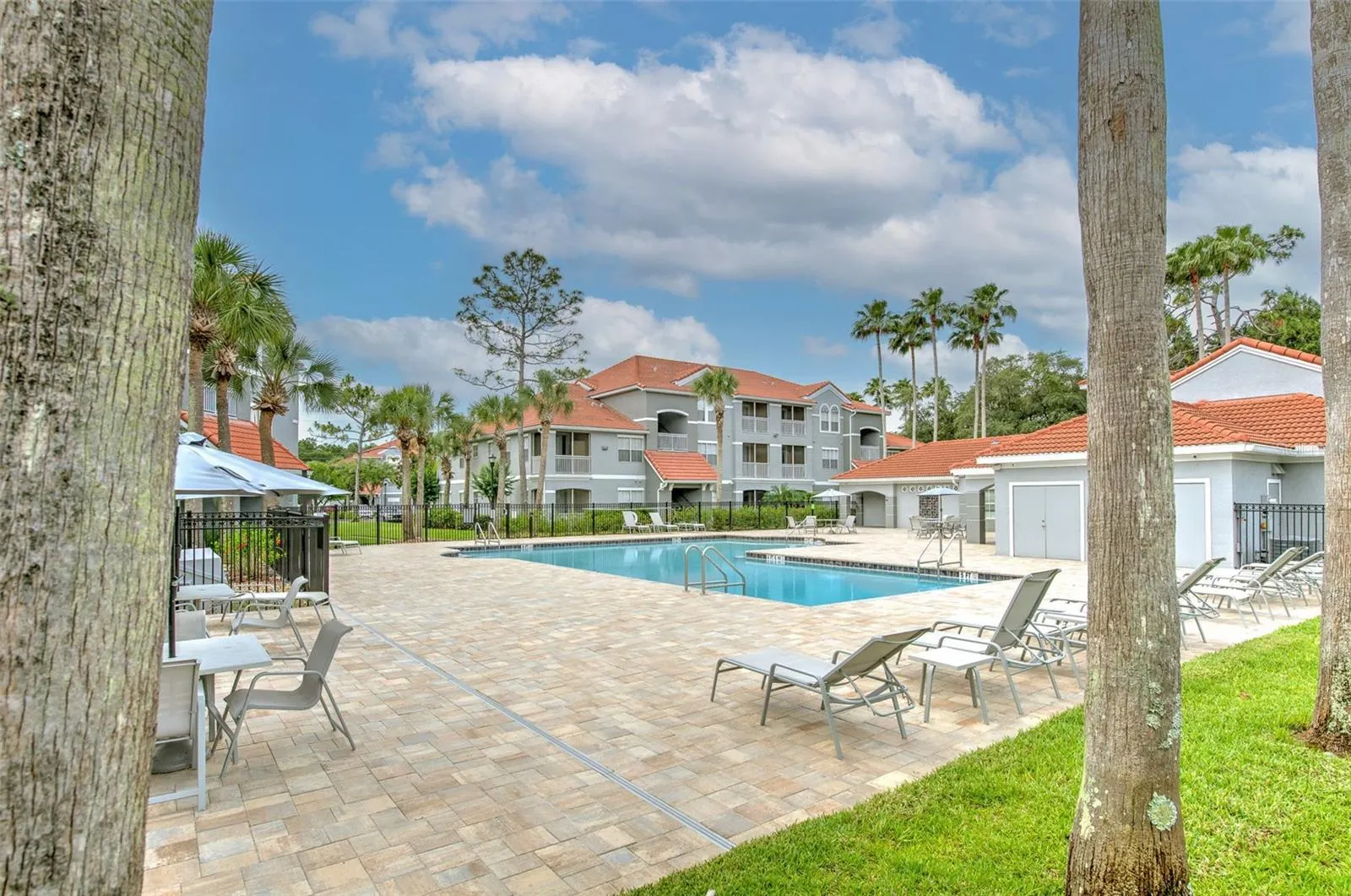 18001 RICHMOND PLACE DR #123, #123