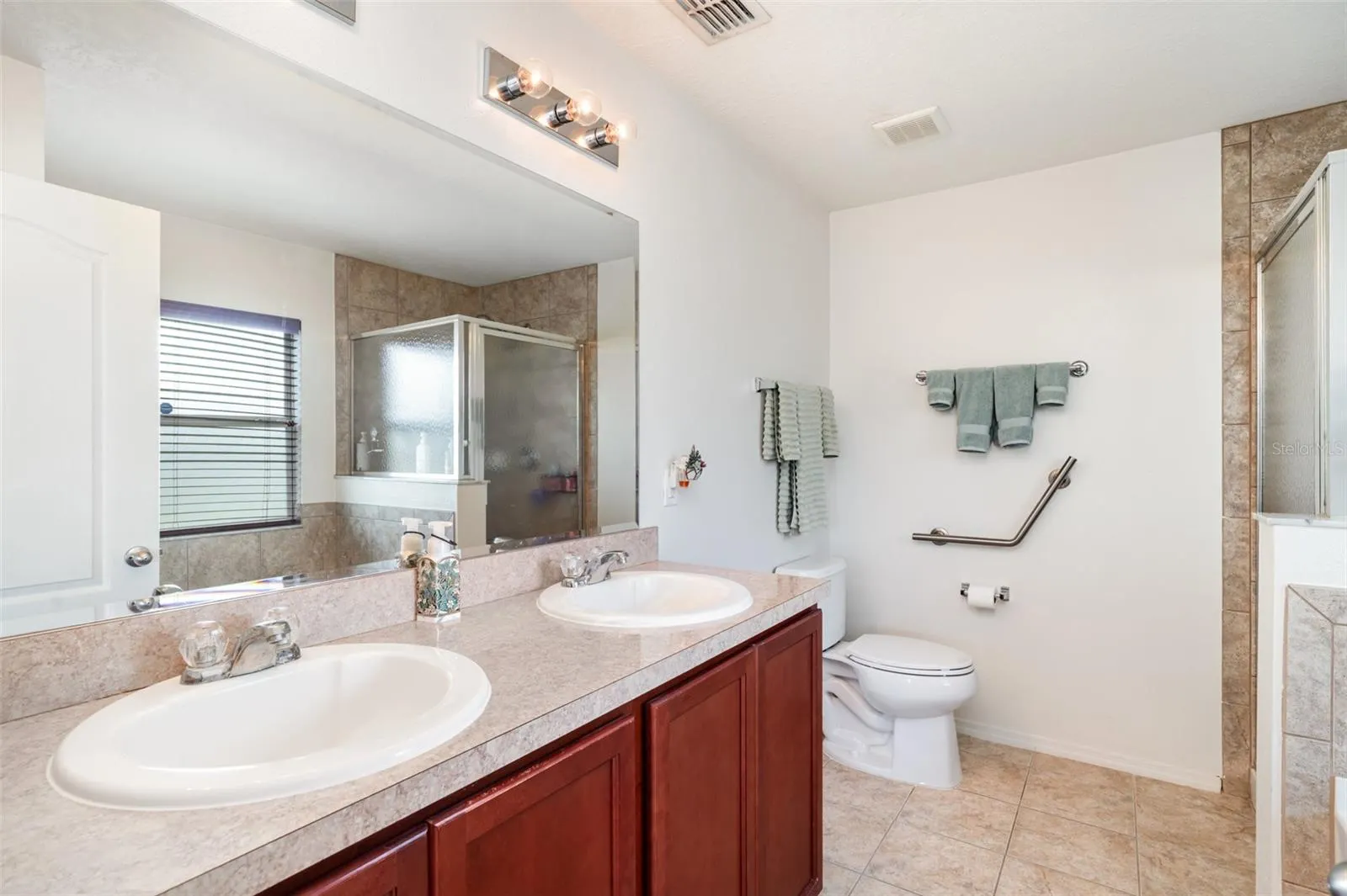 221 STAR SHELL DR