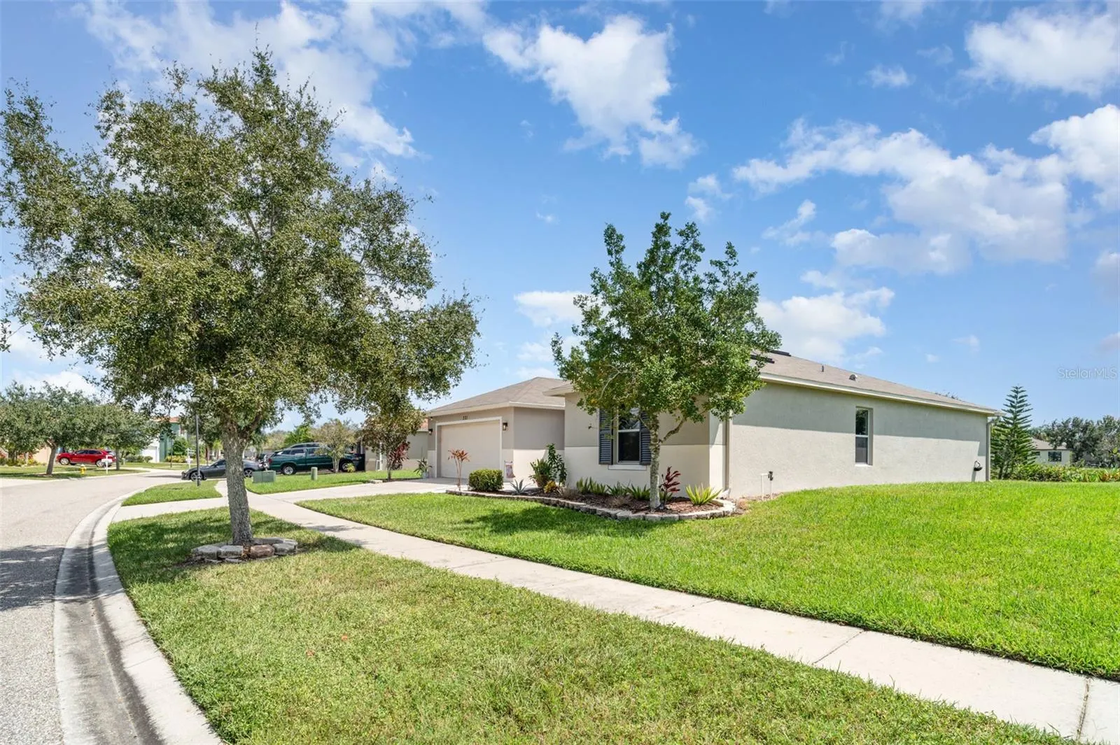 221 STAR SHELL DR