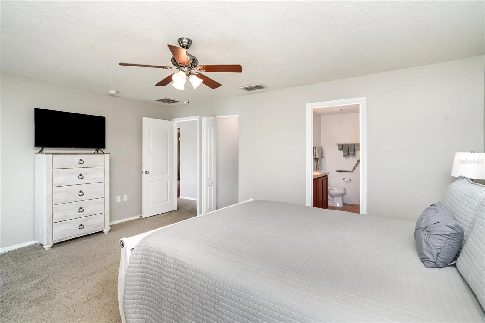221 STAR SHELL DR