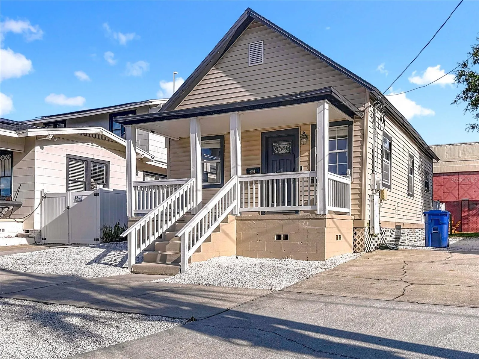 2329 W LA SALLE ST
