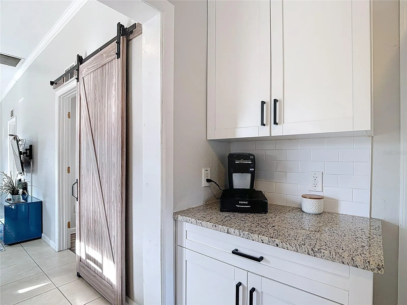 2329 W LA SALLE ST