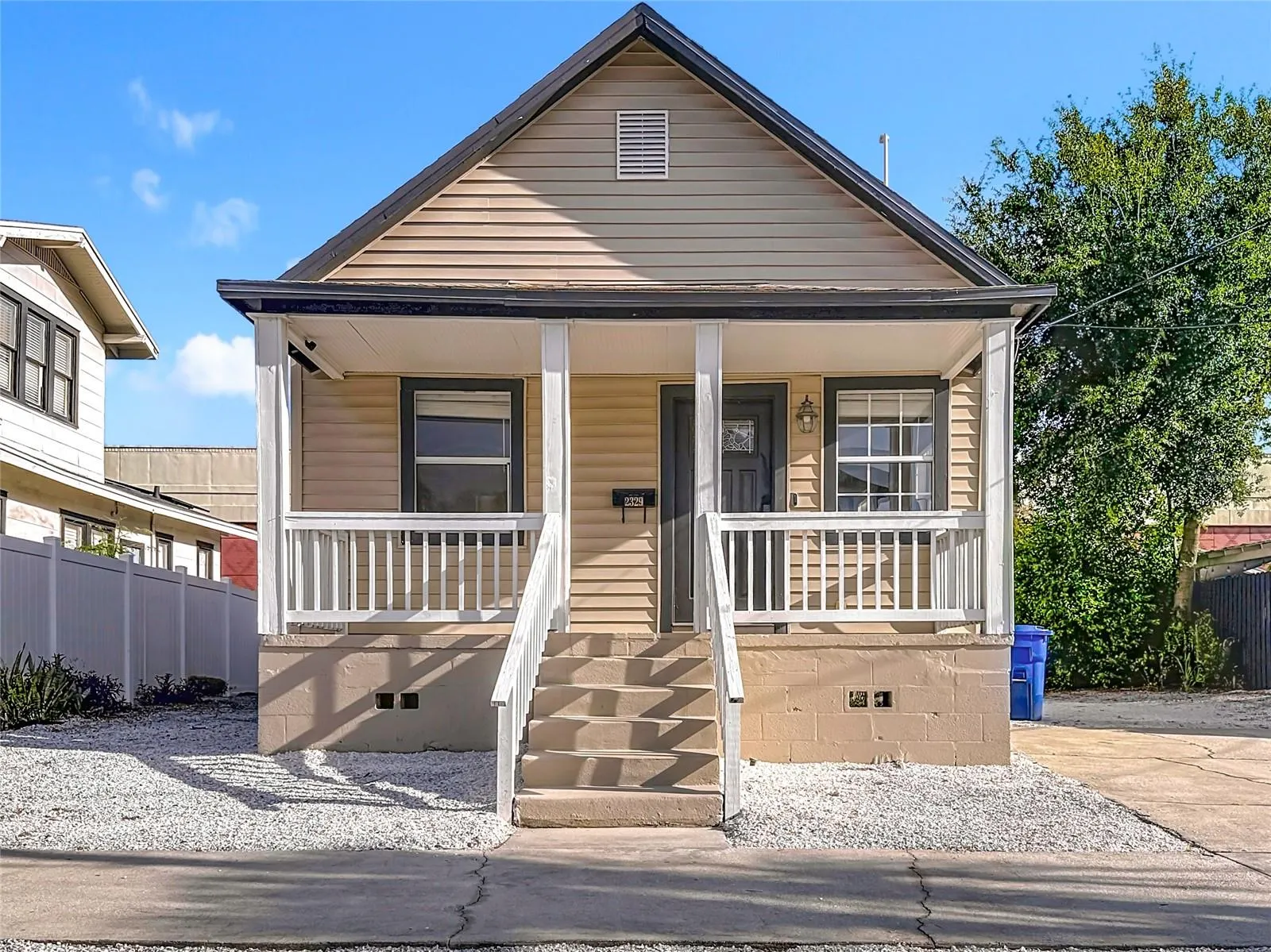 2329 W LA SALLE ST