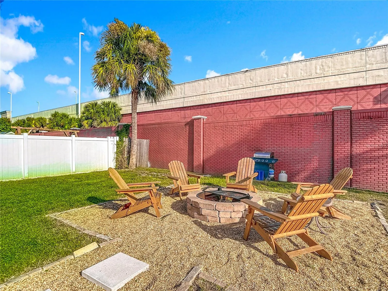 2329 W LA SALLE ST