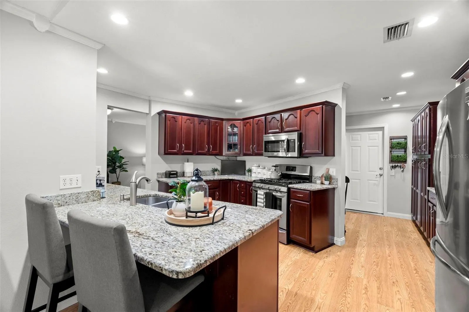 13722 COUNTRY COURT DR