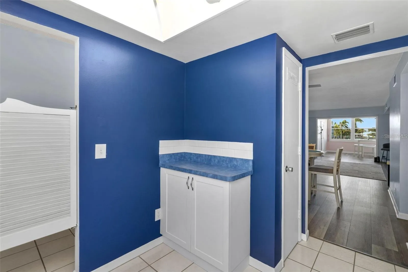 1868 SHORE DR S #207, #207