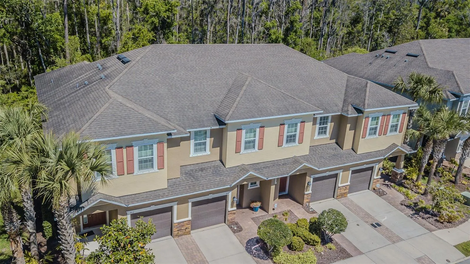 906 VINEYARD LANE
