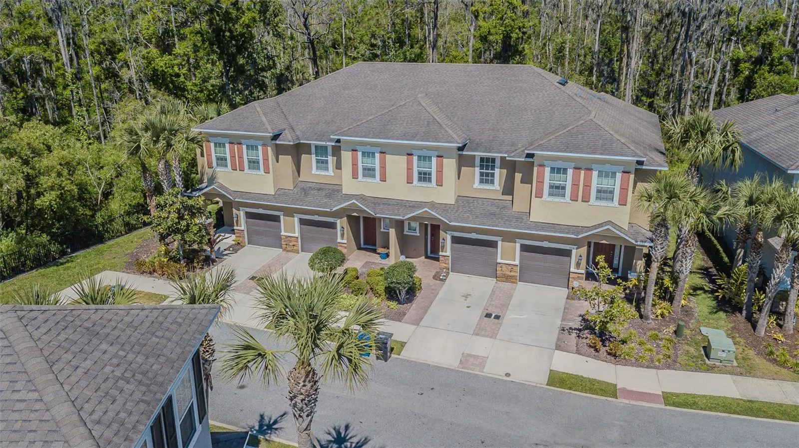 906 VINEYARD LANE