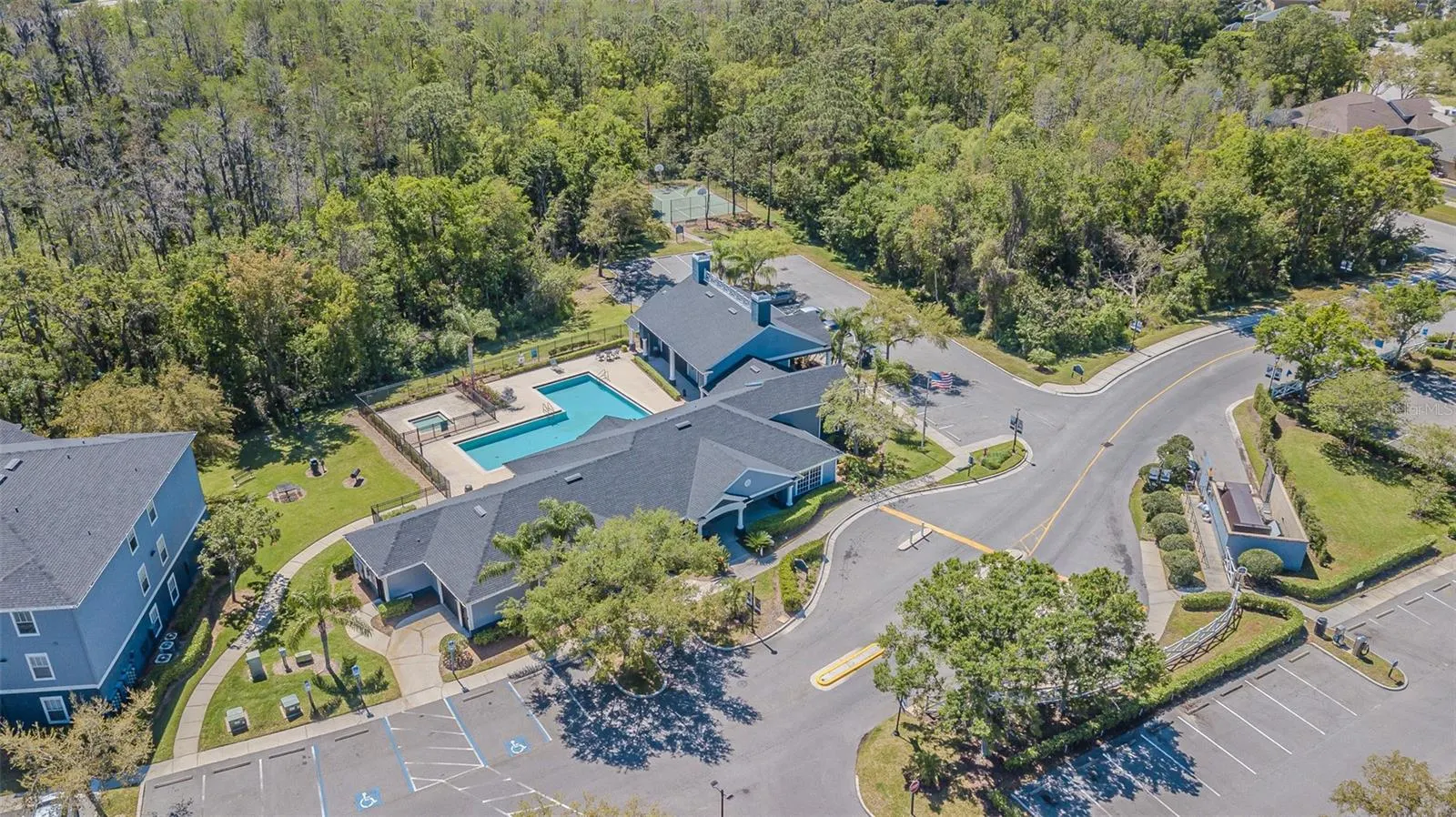 906 VINEYARD LANE