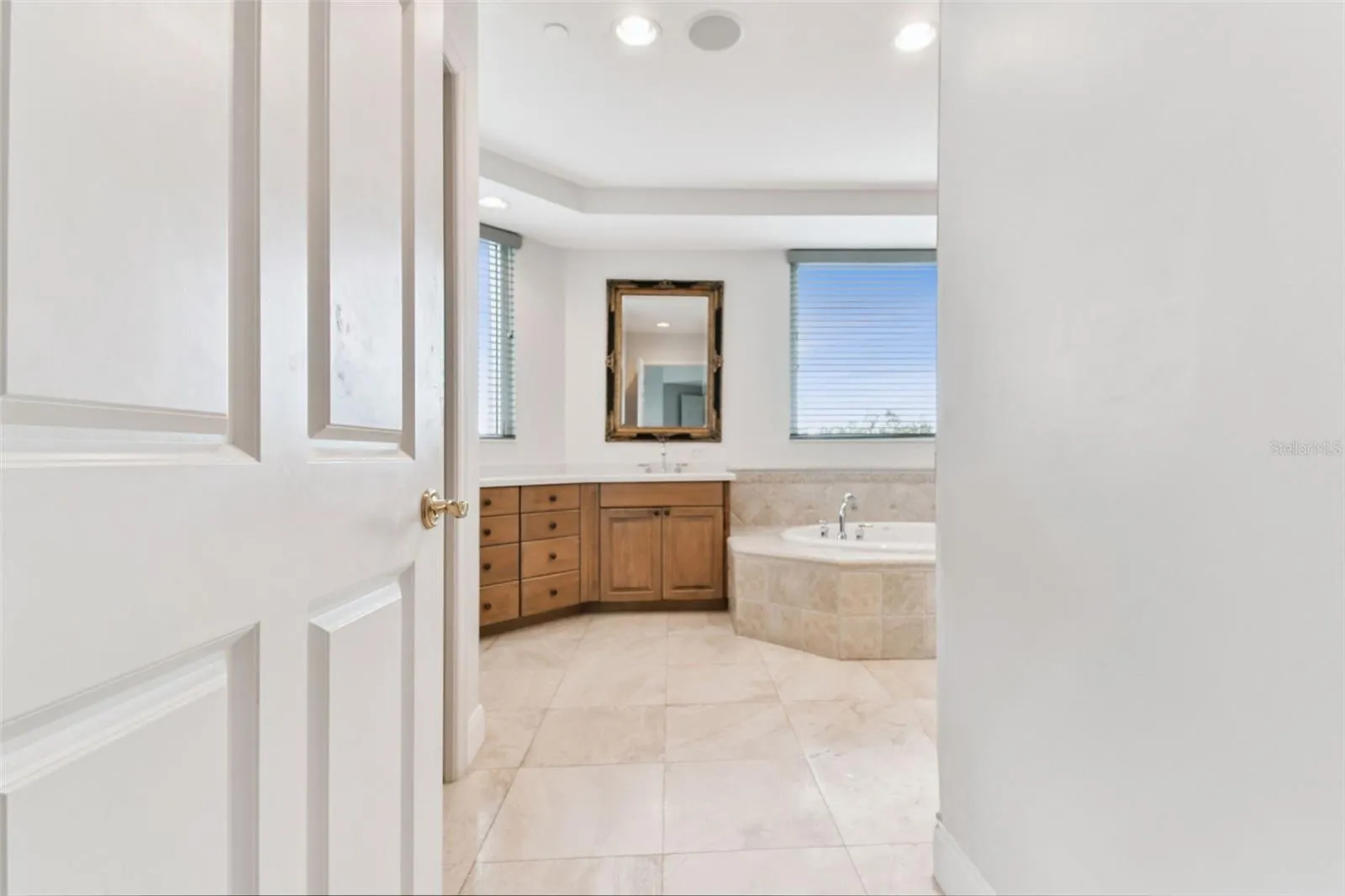 555 5TH AVE NE #424, #424