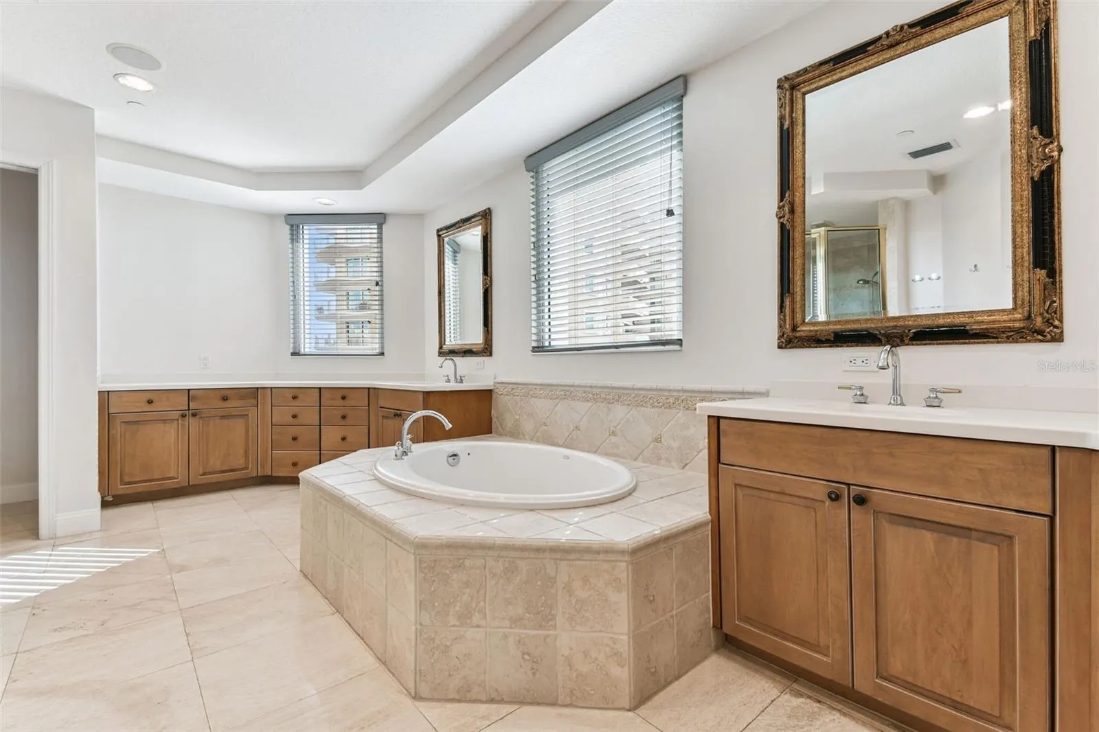 555 5TH AVE NE #424, #424
