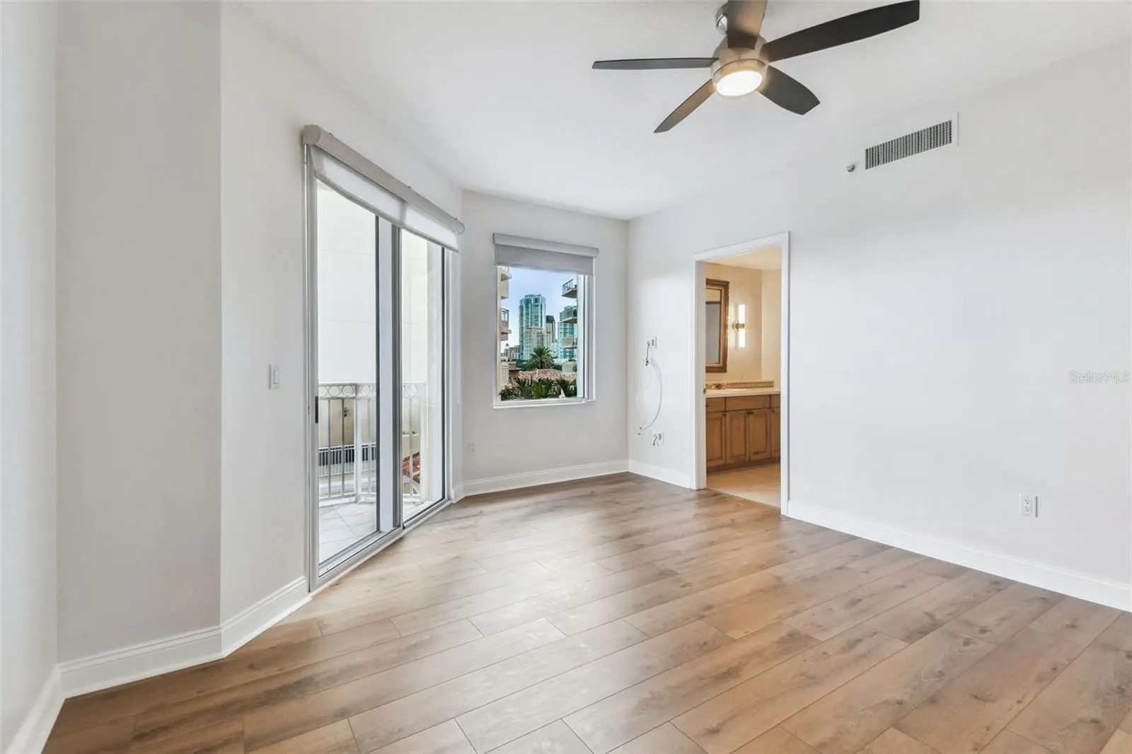 555 5TH AVE NE #424, #424