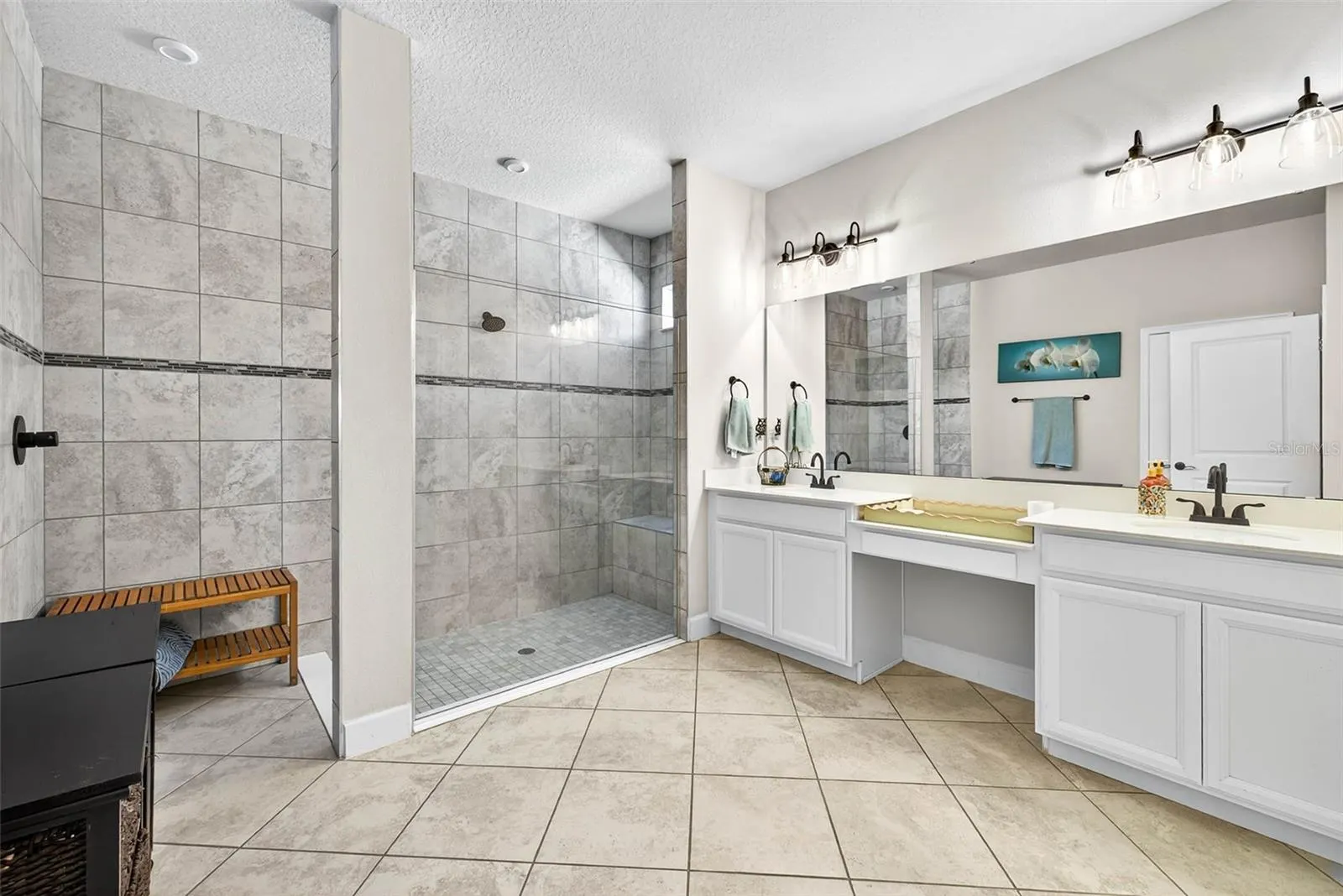 11761 LAKE LUCAYA DR