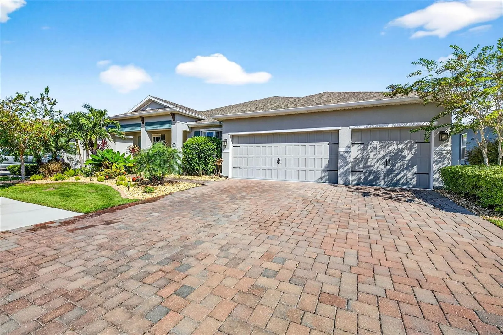 11761 LAKE LUCAYA DR