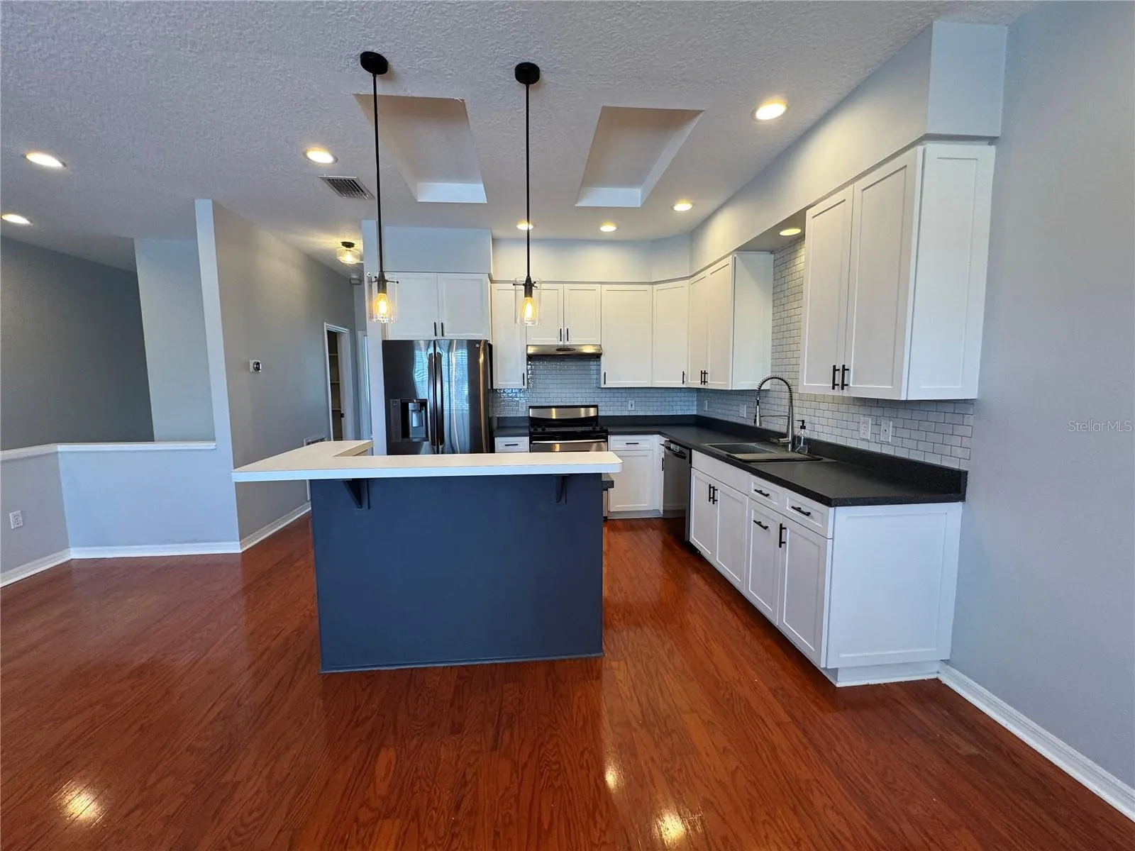 2900 W AZEELE ST #M, #M