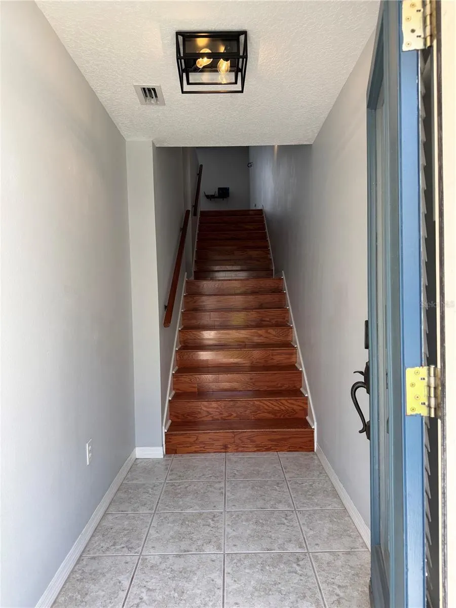 2900 W AZEELE ST #M, #M
