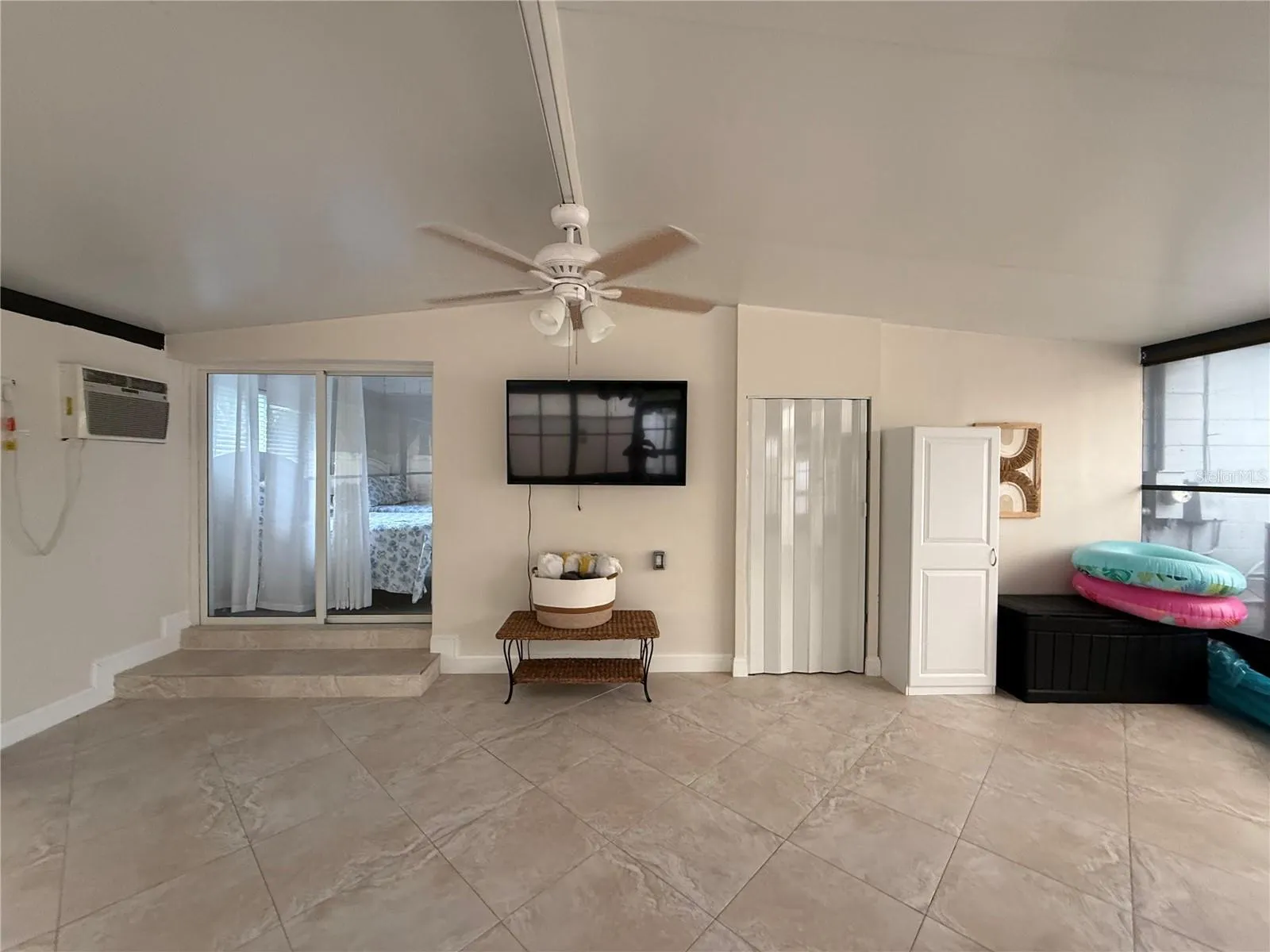 1405 BAY PINE BLVD