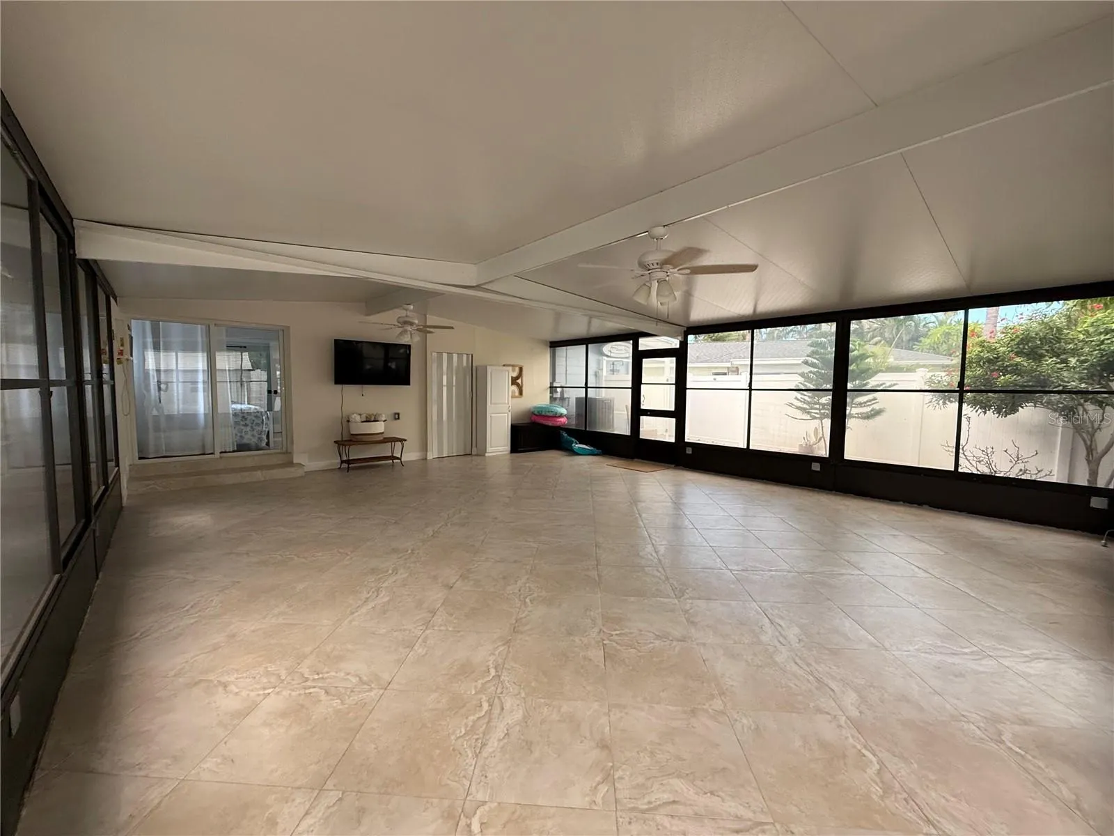 1405 BAY PINE BLVD